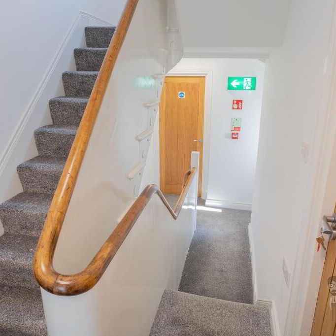 Room 5, 342 Woodstock Road, Belfast, BT6 9DP - Photo 1