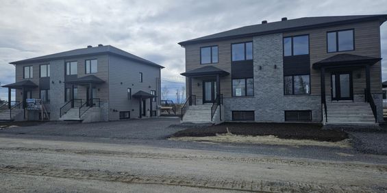 Grand Logement 7½ Avec Cour Arrière - Photo 3