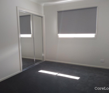 Close proximity to parklands, schools and shopping! - Photo 2