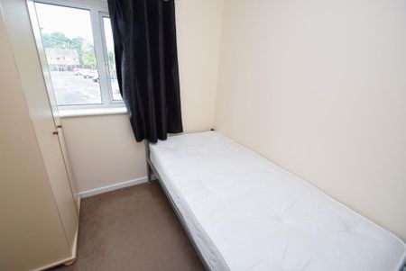 3 bedroom terraced house to rent - Photo 4