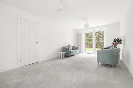 4 bedroom detached house to rent - Photo 2