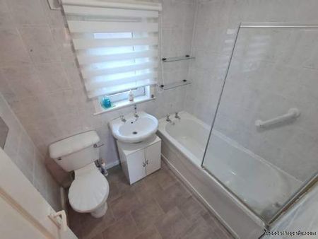 3 bedroom property to rent in Glasgow - Photo 4