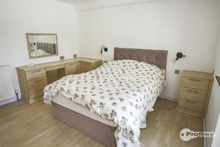 4 bedroom detached house to rent - Photo 5