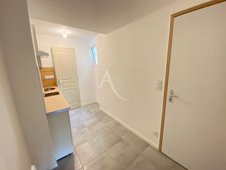 Location Appartement 1 pièce 20m² - Photo 2