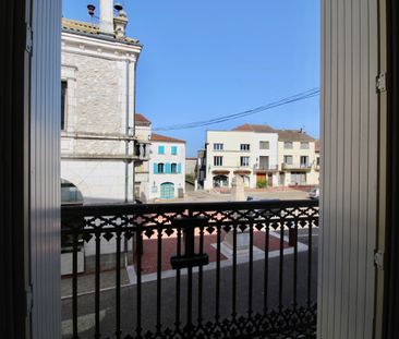 Location Appartement 2 pièces 69m² - Photo 2