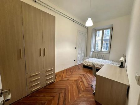 Via SantAnselmo, Turin, Piedmont 10125 - Photo 2