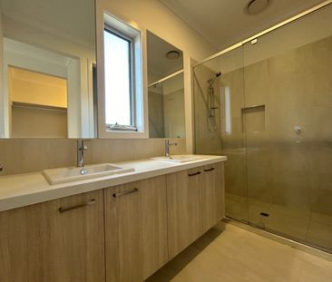 Family Home in Great Location - Photo 6