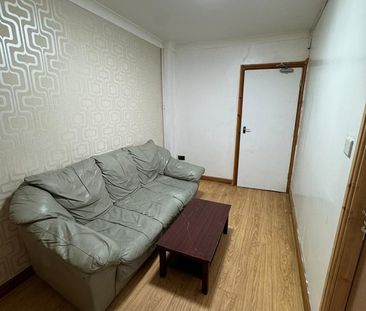 Room in a Shared House, Ellesmere Road, B8 - Photo 1
