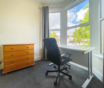 6 bedroom terraced house to rent - Photo 3