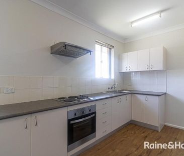 Fantastic 2 Bedroom Unit! - Photo 2