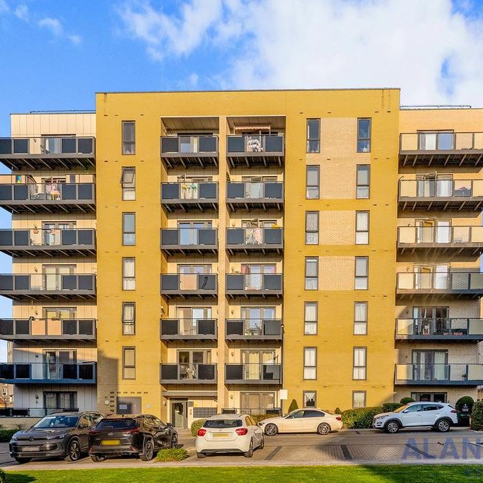 3 bedroom flat to rent - Photo 1