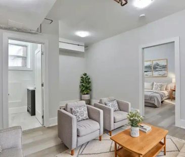 915 St Clair Avenue West | 915 St Clair Avenue West, Toronto - Photo 1