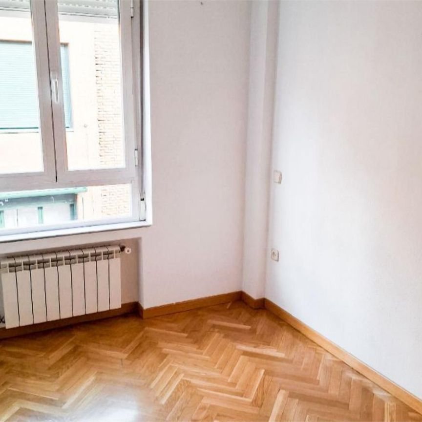 Piso de alquiler en Calle de Molina, 25, Almenara -Ventilla - Photo 1