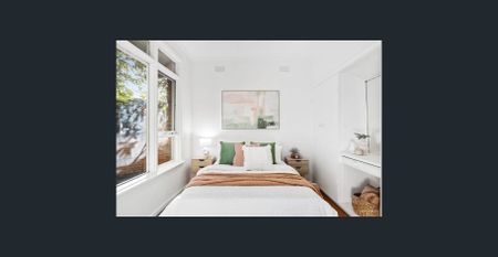 Private Single-Level Retreat with Lush Garden Surrounds - Photo 5