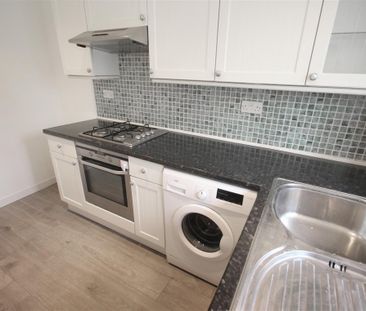 2 Bedroom Apartment - Purpose Built To Let - Photo 2