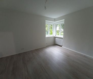 Geräumige, frisch renovierte, 3 Raumwohnung, wartet auf neue Mieter - Photo 4