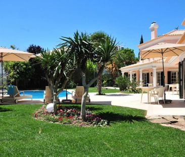 Moradia T8+2 com móveis, jardim e piscina próximo ao centro de Cascais - Photo 3