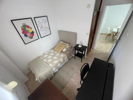 Calle Segismundo Moret, Málaga, Andalusia 29011 - Photo 2