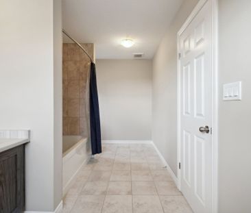 For Lease - 2823 Asima Drive, London South, Ontario - Photo 5