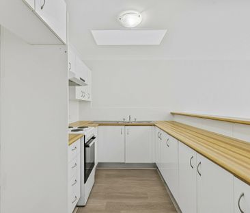 Neat & Tidy Villa - Photo 2