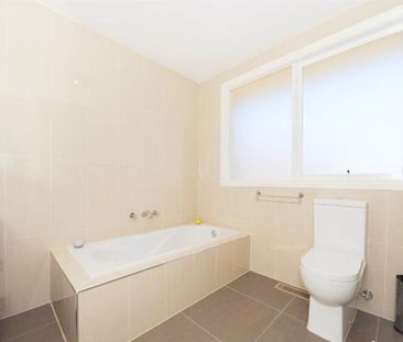 Four bedroom heart- Tranquil Corner Charm Close to Amenities - Photo 5