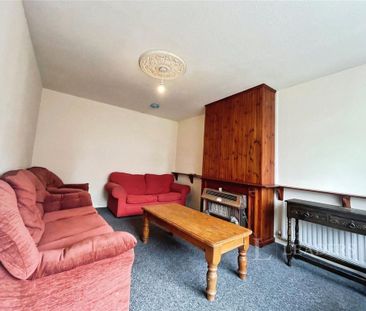 4 bedroom semi-detached house to rent - Photo 3