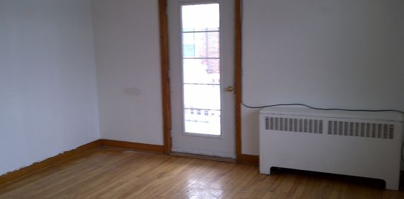 Très Grand 4 1/2 Deuxième étage - Photo 2