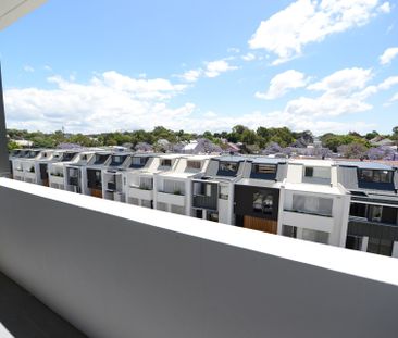 404/2 Pearl Street, Erskineville - Photo 2