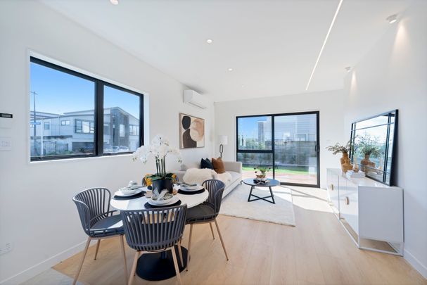 Stylish 3-Bedroom Home with Study - Photo 1