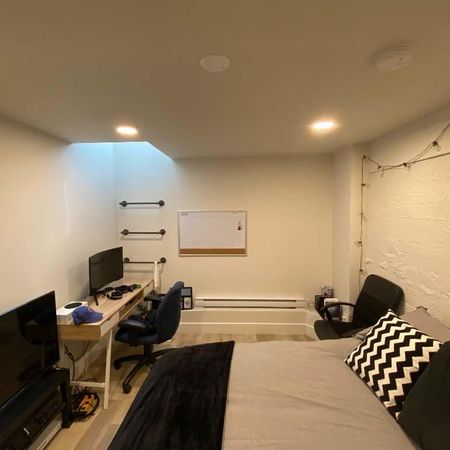 2299$, 3 ch., disponible maintenant, électros inclus / 3 br, available now, with appliances - Photo 4