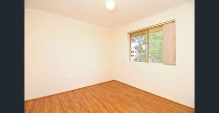 WELL PRESENTED 2-BEDROOM APARTMENT CLOSE TO TRANSPORT! - Photo 5