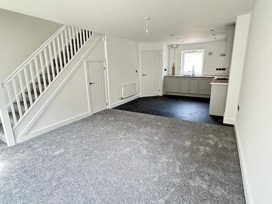 3 bedroom terraced house to rent - Photo 1