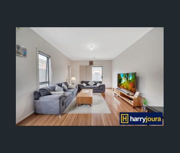 Convenient Location + Beautiful House - Photo 3