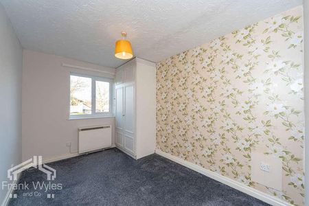 Noel Jones Court, St. Davids Road North, Lytham St. Annes, Lancashire, FY8 - Photo 2