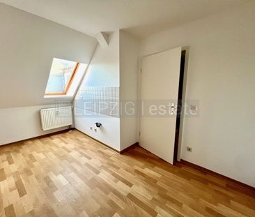 2-Zi DG-Wohnung, Bad WF, gerade frisch renoviert, inkl. neuem Boden... - Photo 1