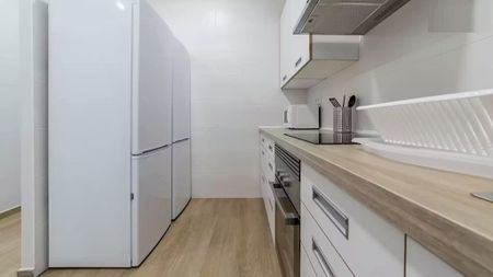 Calle Pintor Benedito, Valencia, Valencian Community 46007 - Photo 4