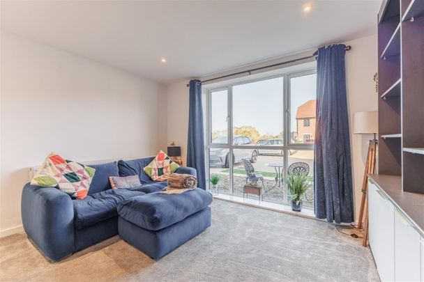 4 BED End of terrace house To rent - Photo 1