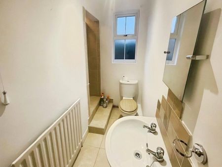 2 bedroom terraced house to rent - Photo 4