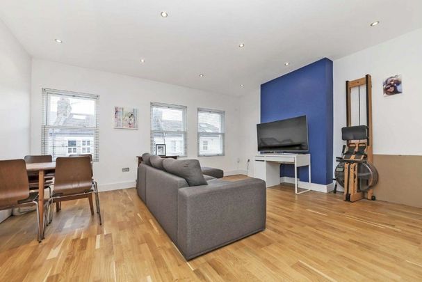 Sangora Road, Battersea, SW11 - Photo 1