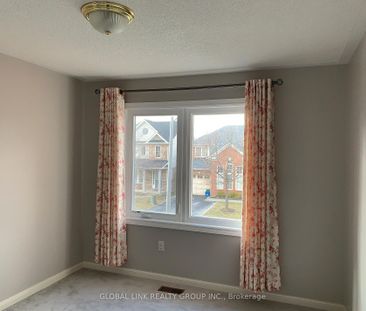 For Lease - 1328 Goldhawk Trail, Oakville, Ontario - Photo 2