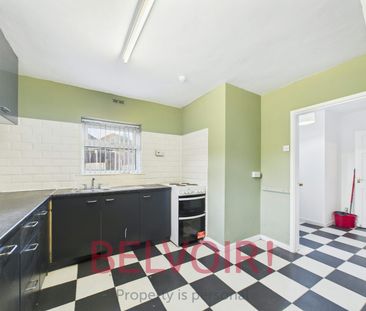 Semi-detached house to rent on - Photo 6