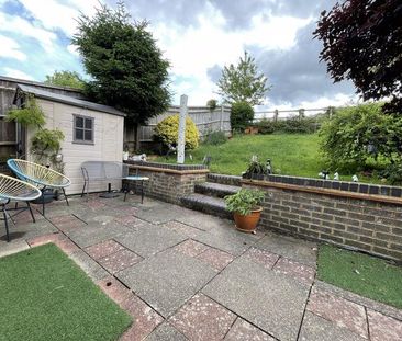 4 bedroom detached house to rent - Photo 2