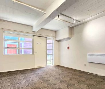 Welcome to Vespa - 20 Hanson Street - Photo 2