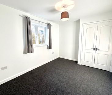 High Street - Photo 4