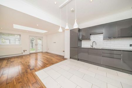 3 bedroom terraced house to rent - Photo 5