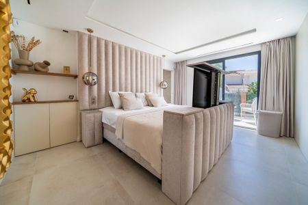 5 bedroom luxury Villa for rent in The Golden Mile, Marbella, Andalusia - Photo 4