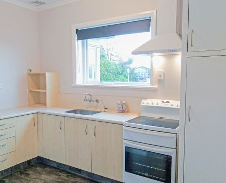 EASY CARE 2 BEDROOM - Photo 2