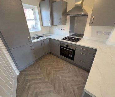 2 bedroom terraced house to rent - Photo 4