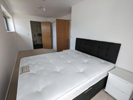 2 bedroom flat to rent - Photo 3
