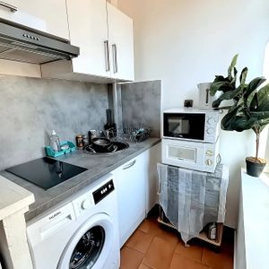 Location Appartement 1 pièce 17m² NIMES 30000 - Photo 2